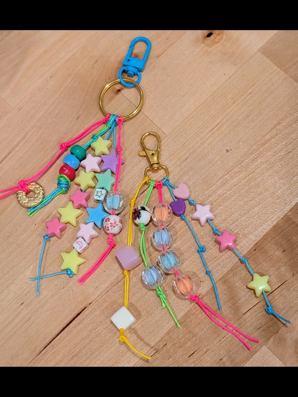 Colorful Star Bead Keychain - Picture 4 of 5